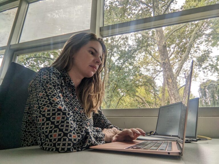Mulheres que pesquisam: como elas fortalecem a ciência